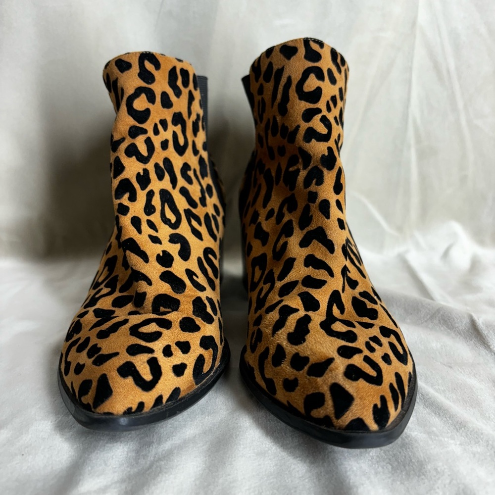 Chinese Laundry Leopard Ankle Boots! Size 8.5